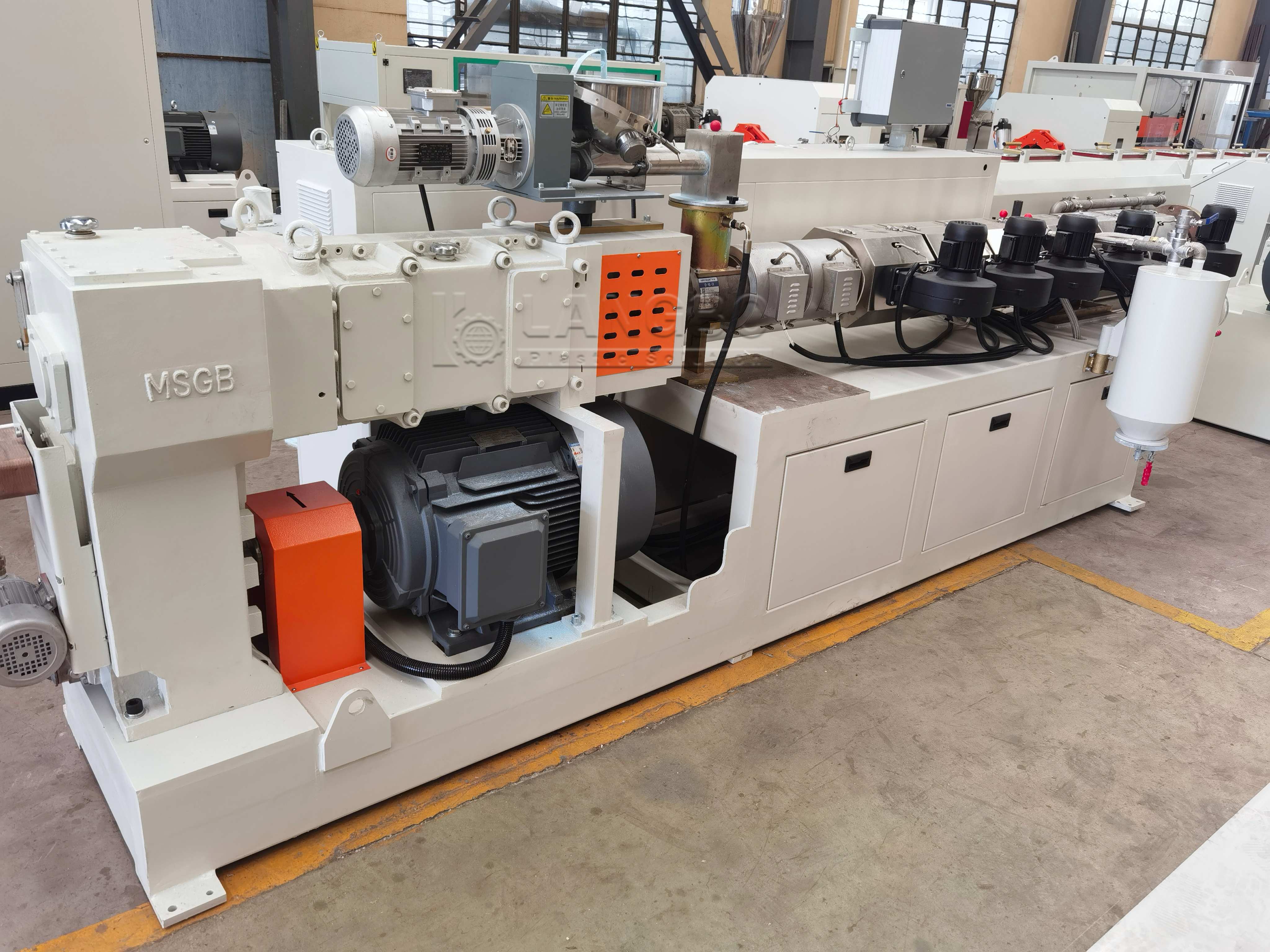 최신 회사 사례 PVC Pipe Extrusion Line Project for Infrastructure Pipe Manufacturing in Algeria
