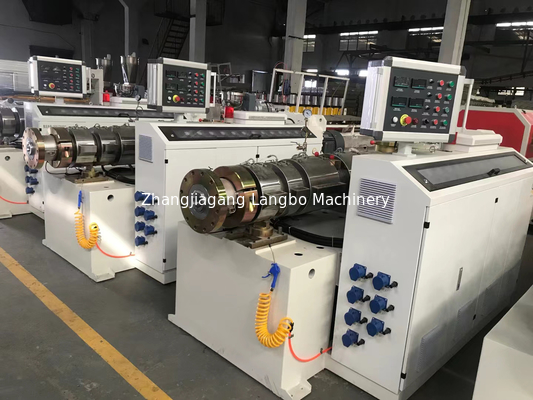 150-250KG/H 성능 고급 품질 16-160mm PVC 파이프 성형기