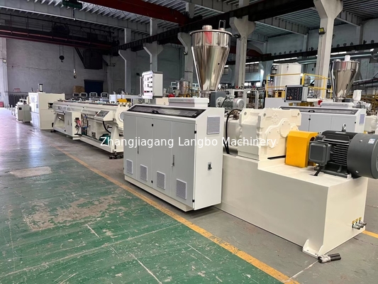 150-250KG/H 성능 고급 품질 16-160mm PVC 파이프 성형기