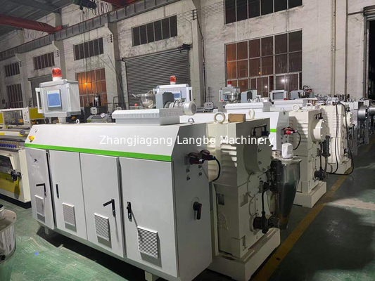 고에너지 경질 염화비닐관 생산 압출 기계 150 - 250KG / Ｈ