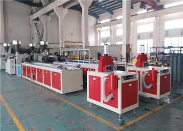 350KG / H 용량 PVC 추출기 원료 PVC 첨가물로 플라스틱 프로필 제조 라인을위한 기계