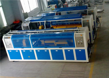 350KG / H 용량 PVC 추출기 원료 PVC 첨가물로 플라스틱 프로필 제조 라인을위한 기계