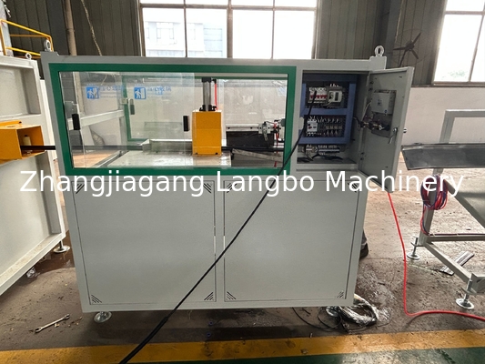 22kW PVC 베이스보드 프로파일 추출 선 쌍 나사 8m 길이
