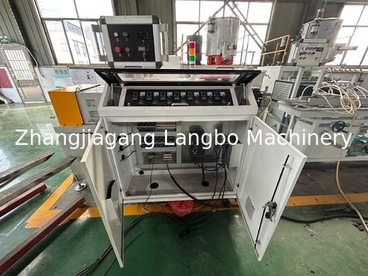 22kW PVC 베이스보드 프로파일 추출 선 쌍 나사 8m 길이