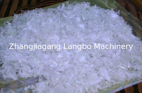 용량 300-5000kg/H PET 재활용 라인 14mm 플레이크 크기와 380V 전압 PET 병 재활용