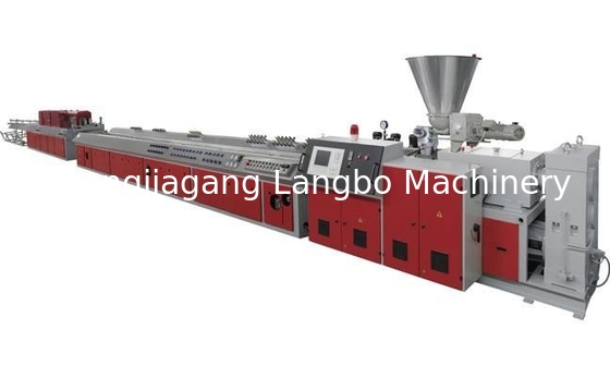 목재 플라스틱 PVC WPC 문 프레임 생산 라인 가판 절단기 및 400kg / h 출력 용량