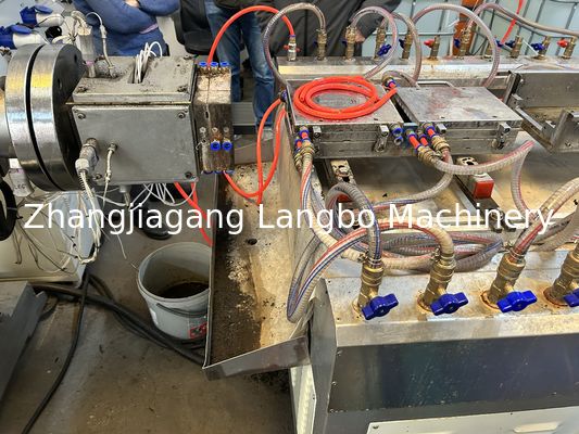 수도 공급, 배수, 화학 산업, 광산 도관용 완전 자동 PVC 파이프 제조 기계