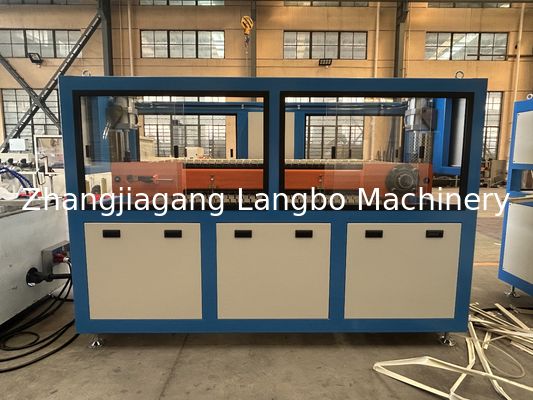 피침형 듀얼 트윈 스크루 플라스틱 베이스보드 추출 PVC 스커팅 프로파일 추출기 생산 라인 제조 기계