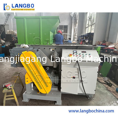 싱글 샤프트 HDPE 덩어리 파이프 플라스틱 전자 폐기물 나무 금속 재료 플라스틱 필름 병 가방 배럴 블록 직물 가방 톤 가방 라피아 가방 쉐러더 기계