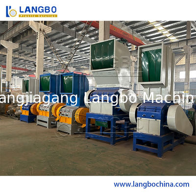37KW 모터 동력 및 100-500KG/HR 용량의 효율적인 재활용을 위한 자동 플라스틱 파쇄기