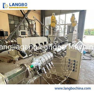 PPR 파이프 추출 라인 180kg/h 출력 3층 공동 추출 및 SIEMENS PLC 제어