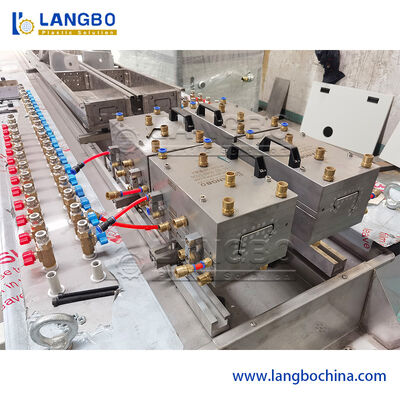 Plc 터치스크린 통제 에너지 절약을 가진 150KG/H PVC 단면도 밀어남 선