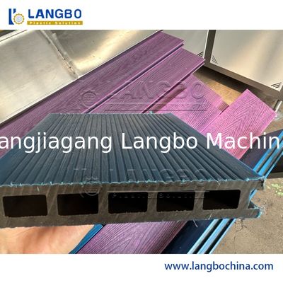 100 세륨 WPC 단면도 밀어남 행 - 150KG/H 높은 생산 능력