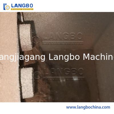 원뿔형 트윈 스크류 압출기가 있는 특수 WPC 벽면 생산 라인