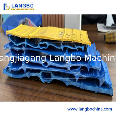 빠르고 효율적인 UPVC 워터바 워터스톱 프로파일 시트 압출기 기계