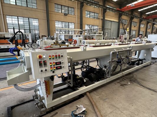 플라스틱 PVC 파이프 제조 기계 PVC/upvc/cpvc/pvc 파이프 진압 기계