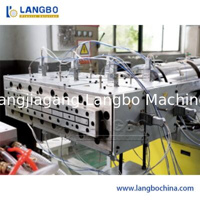 PVC/WPC/PS 천장/벽 패널 제작 기계 PVC 문 프레임 생산 라인 창문 프로필 외출 기계 PVC 소피트/트림 패널 기계