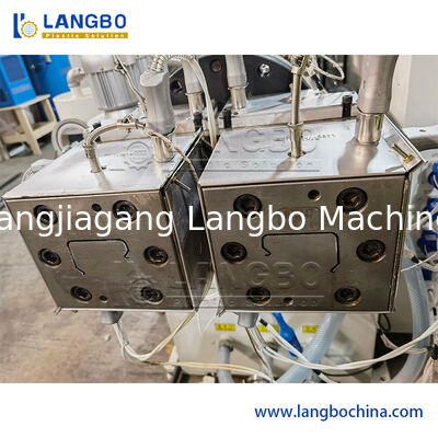 PVC 트렁크 추출 라인 케이블 와이어 보호 트렁킹 프로파일 제조 기계 펀칭 장치