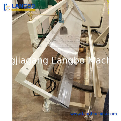 1180mm 프로필 크기의 PVC 케이블 트렁크 제작 기계 8m 캘리브레이션 테이블과 55/110 피침형 쌍 나사 추출기