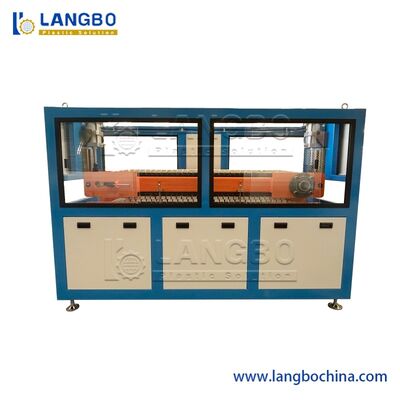 WPC PVC 가구 보드 추출 기계 PVC 스커팅 베이스보드 플라스틱 추출 생산 라인