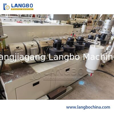 PVC/PU 호스 관 단일 나사 압출기 높은 산출 15 - 200mm는 직경을 조입니다