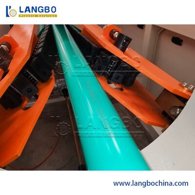 PVC 파이프 추출 라인입니다.