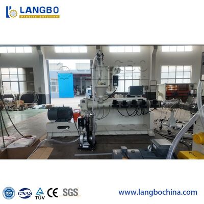 HDPE PE 파이프 추출 라인 16-800mm 파이프 범위와 60-900kg 용량