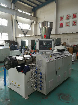 높은 산출 PVC 관 밀어남 기계, Pvc 관 생산 라인 두 배 나사 80kg/H