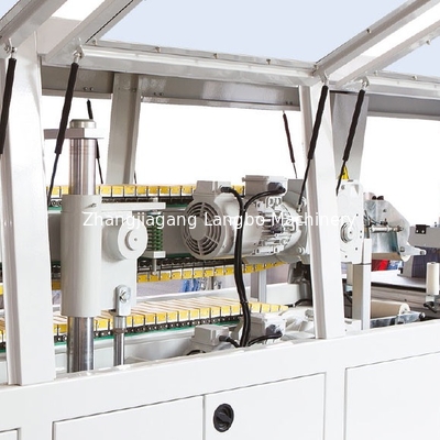 높은 산출 PVC 단면도 밀어남 행 300MM 단면도 크기 250KG/H 수용량